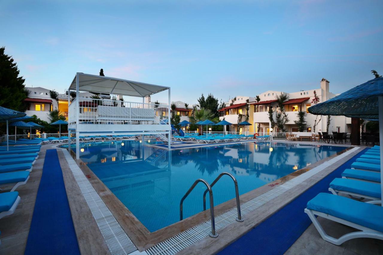 Summer Garden Suites Beach Hotel Bitez Piscine photo